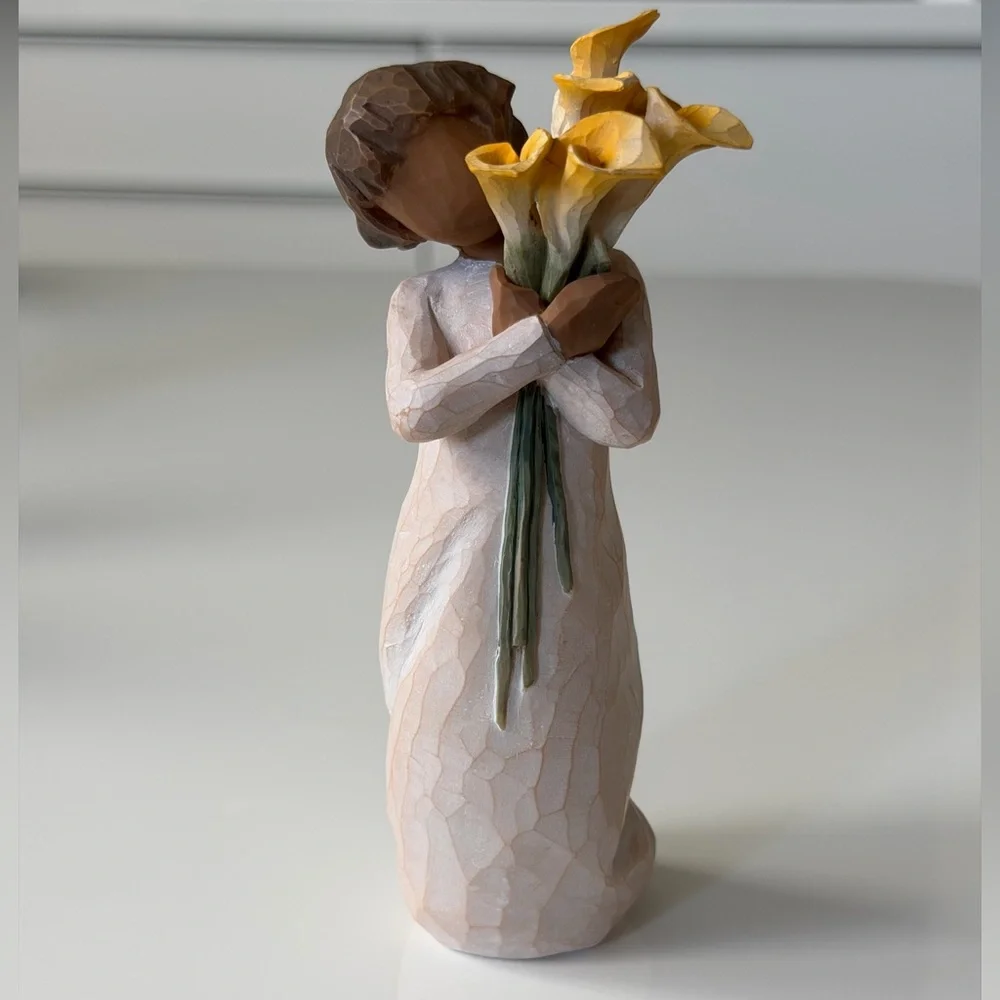 Willow Tree Gratitude Girl With Yellow Calla Lilies Figurine 2022 - Home Decor